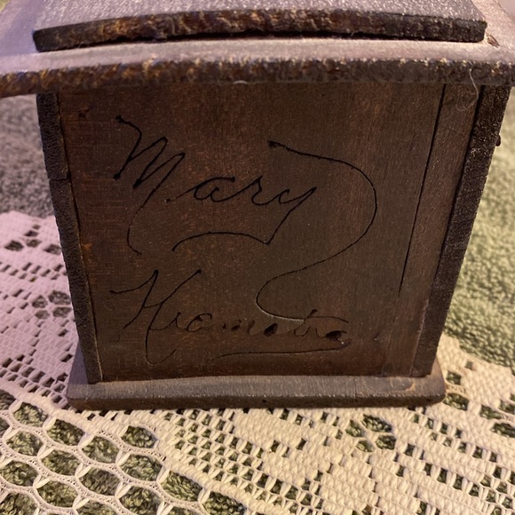 Antique Hand Carved Hankie Box - Picture 4 of 7